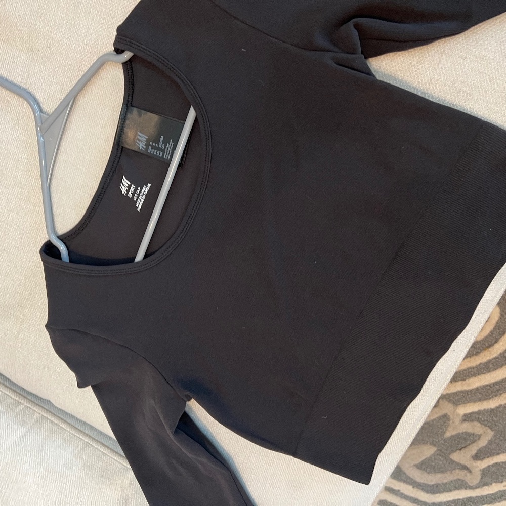 H&M sport top